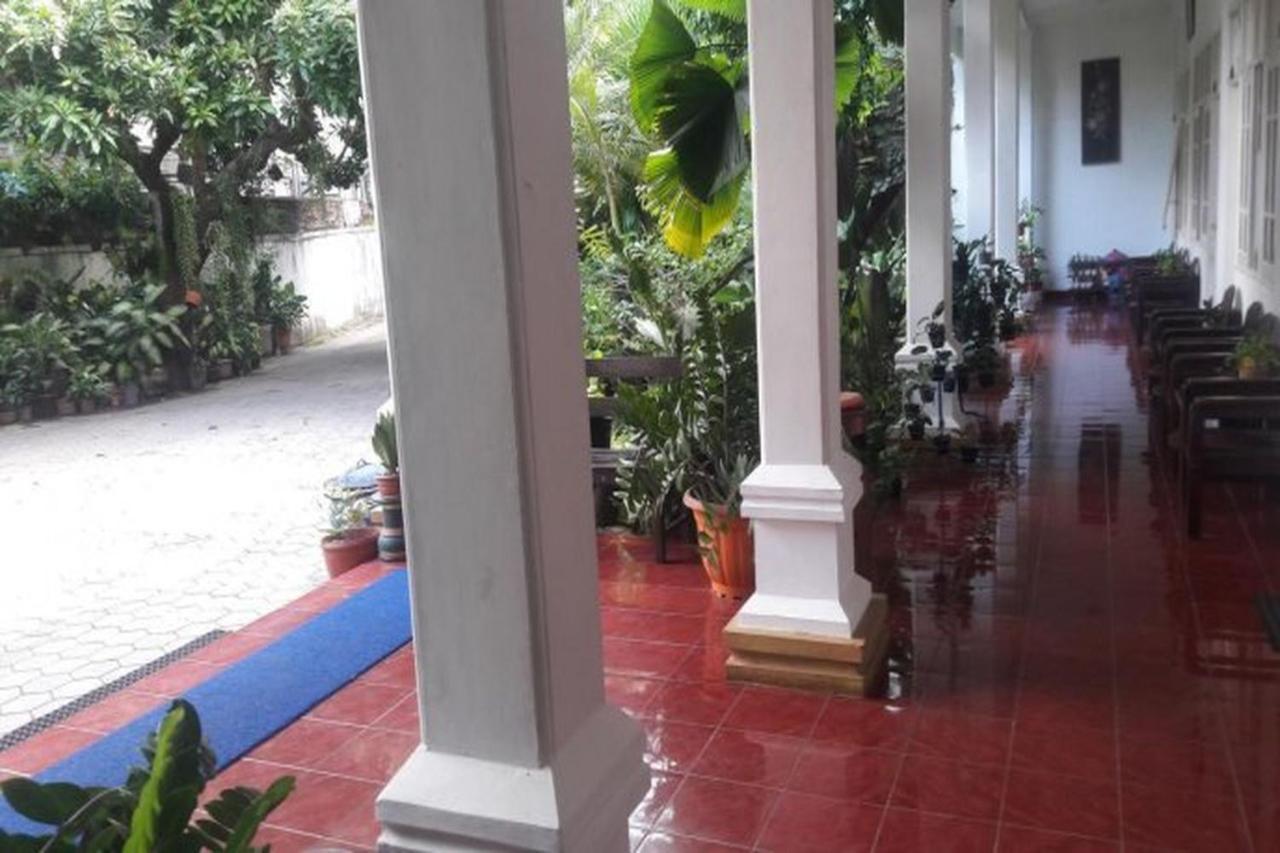 Hotel Airlangga Mataram Exterior photo
