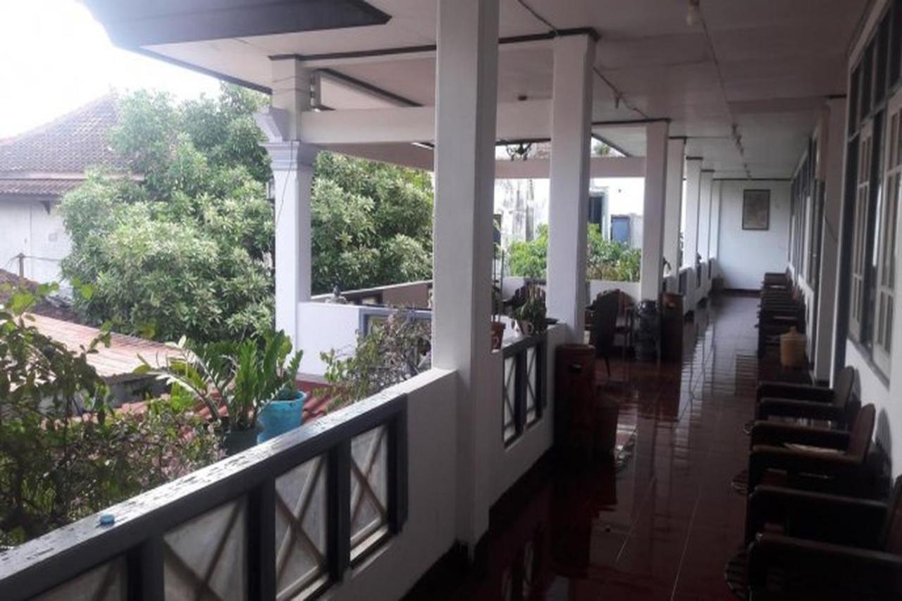 Hotel Airlangga Mataram Exterior photo